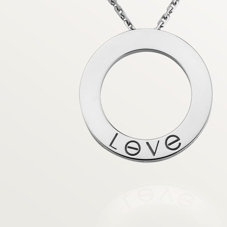 عقد LOVE ذهب أبيض